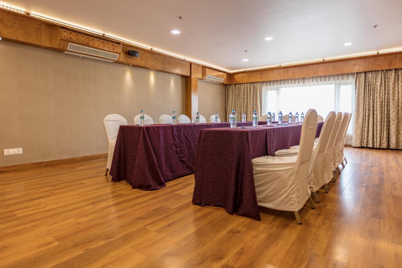 Hotel Aira Vijayawāda Buitenkant foto